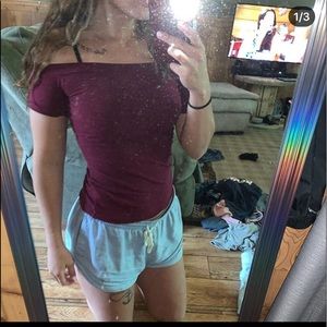Off the shoulder maroon tee